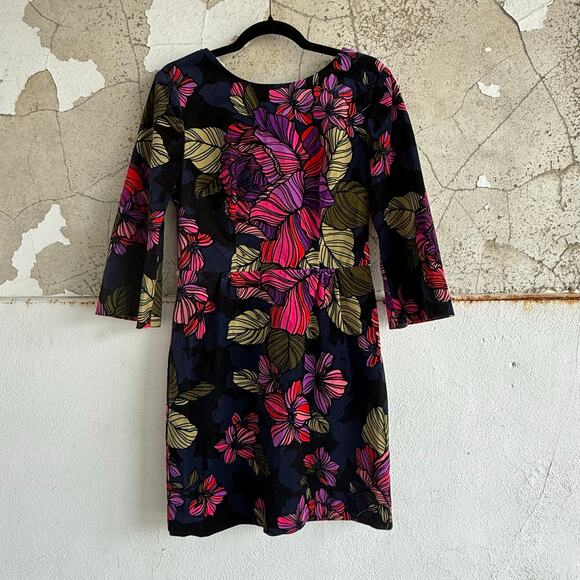 Trina Turk Dress Velvet Floral Print Mini Sheath Size 6 Evening Wedding Party - Picture 1 of 6